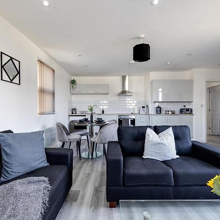 Top Floor Apartment With Private Balcony In Stockport Centre By Hass Haus Экстерьер фото