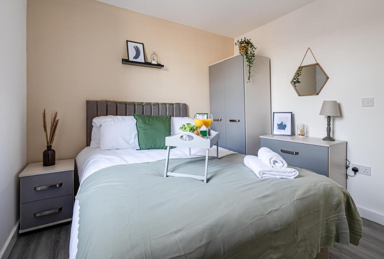 Top Floor Apartment With Private Balcony In Stockport Centre By Hass Haus Экстерьер фото