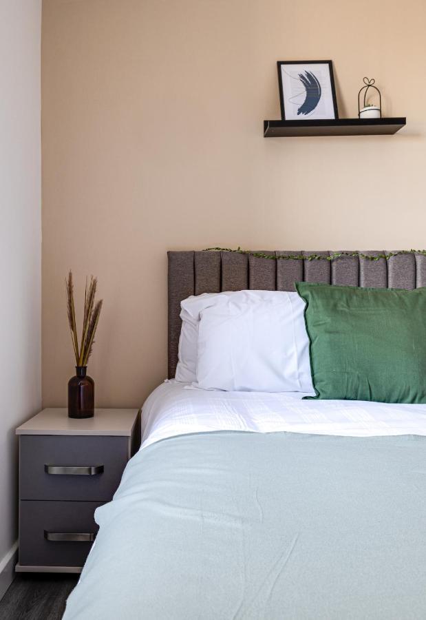 Top Floor Apartment With Private Balcony In Stockport Centre By Hass Haus Экстерьер фото