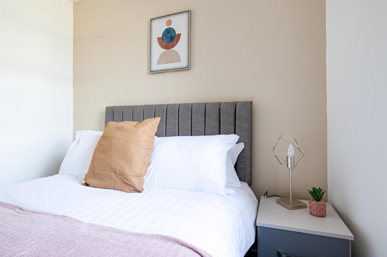 Top Floor Apartment With Private Balcony In Stockport Centre By Hass Haus Экстерьер фото