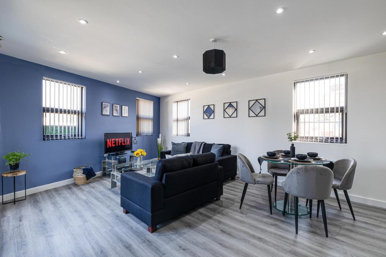 Top Floor Apartment With Private Balcony In Stockport Centre By Hass Haus Экстерьер фото