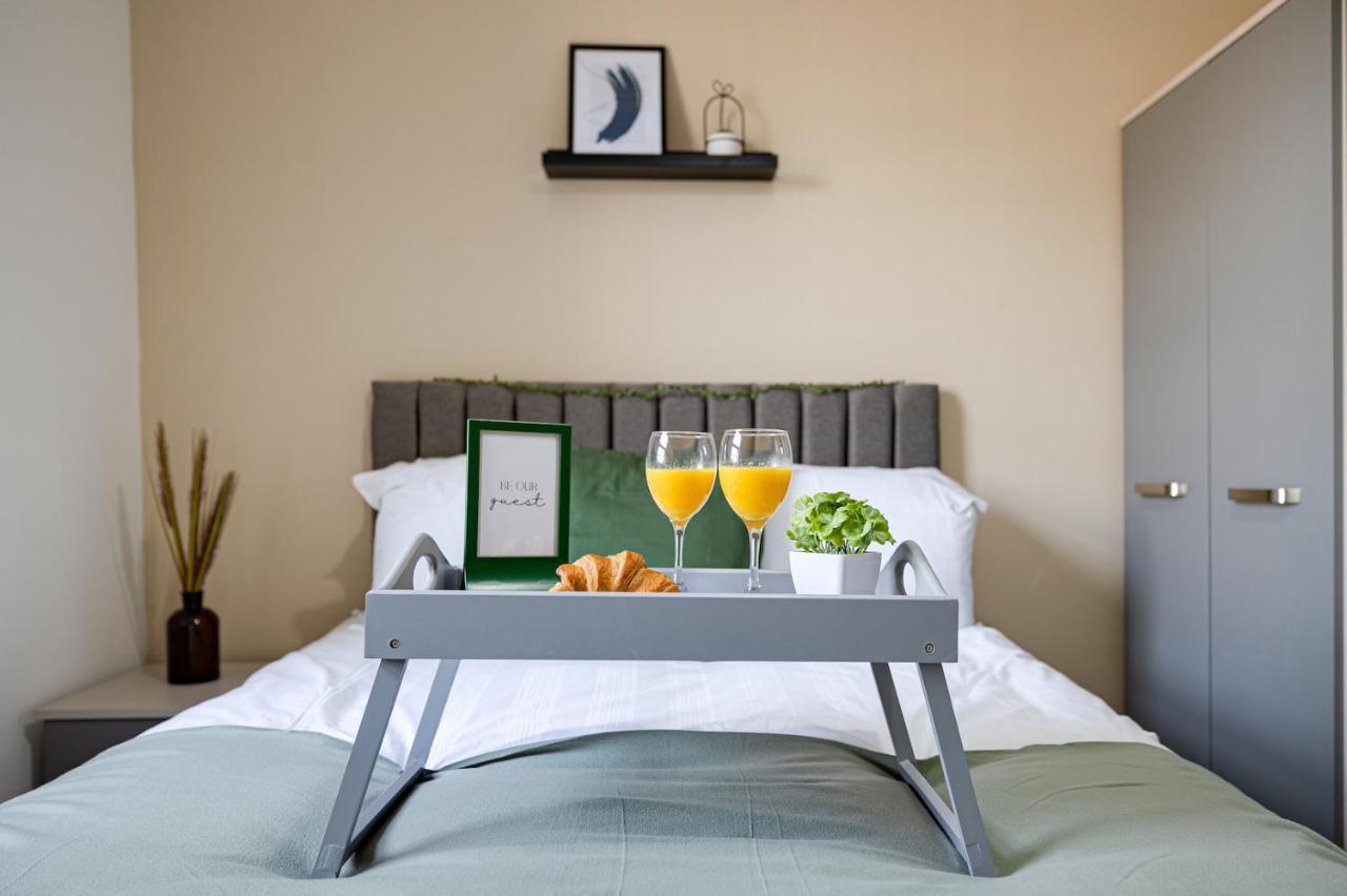 Top Floor Apartment With Private Balcony In Stockport Centre By Hass Haus Экстерьер фото