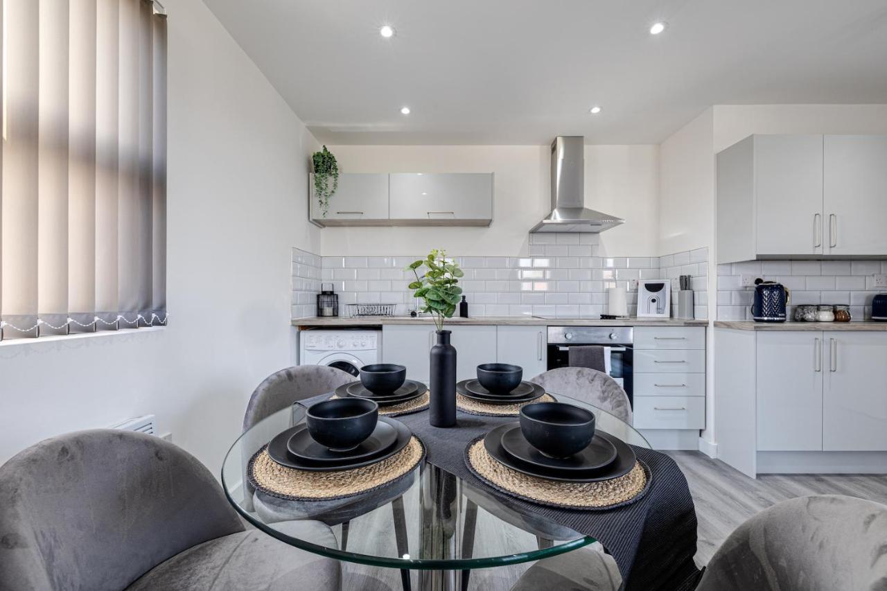 Top Floor Apartment With Private Balcony In Stockport Centre By Hass Haus Экстерьер фото