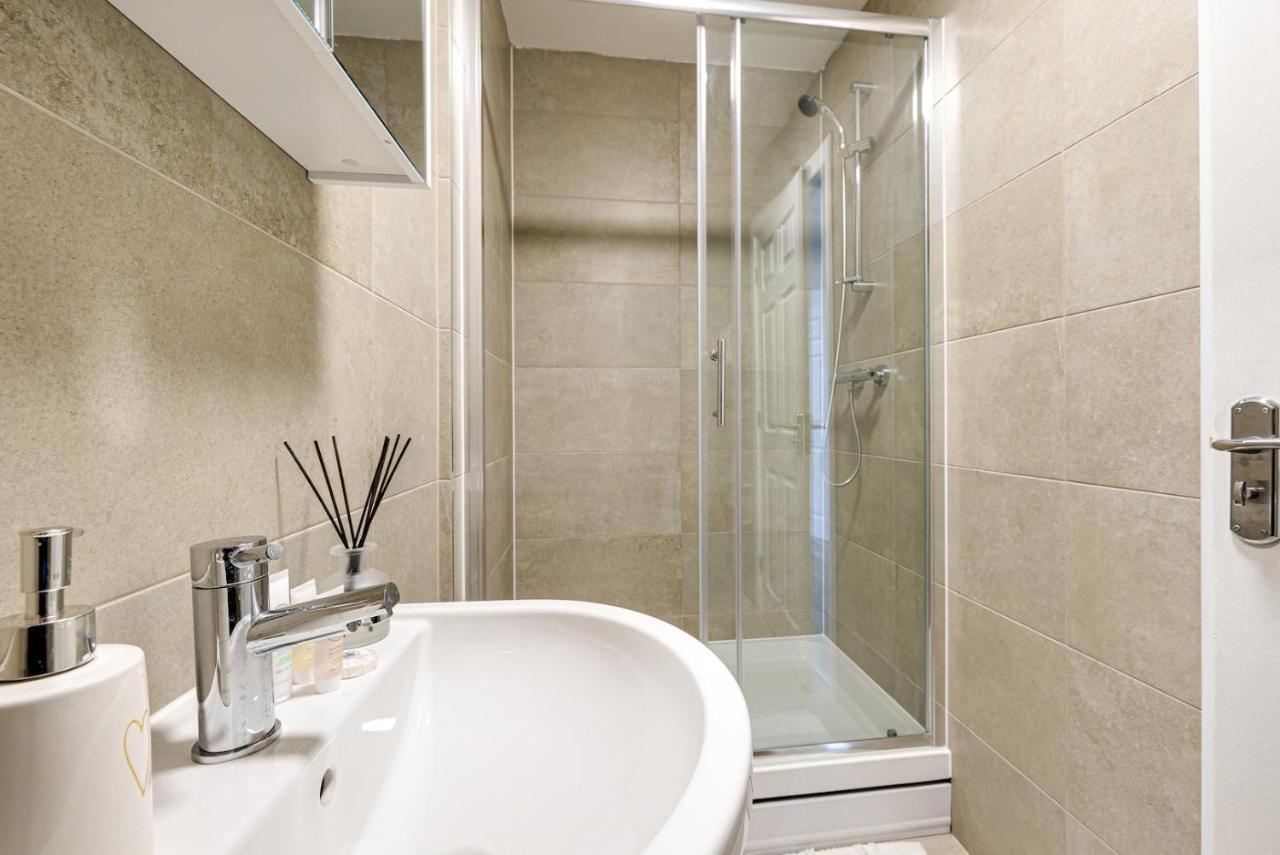 Top Floor Apartment With Private Balcony In Stockport Centre By Hass Haus Экстерьер фото