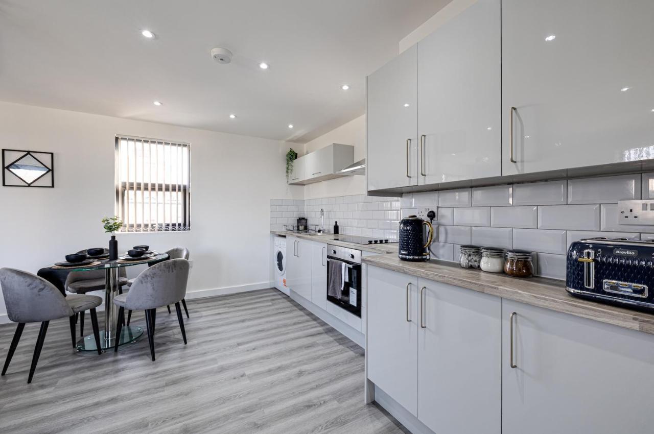 Top Floor Apartment With Private Balcony In Stockport Centre By Hass Haus Экстерьер фото