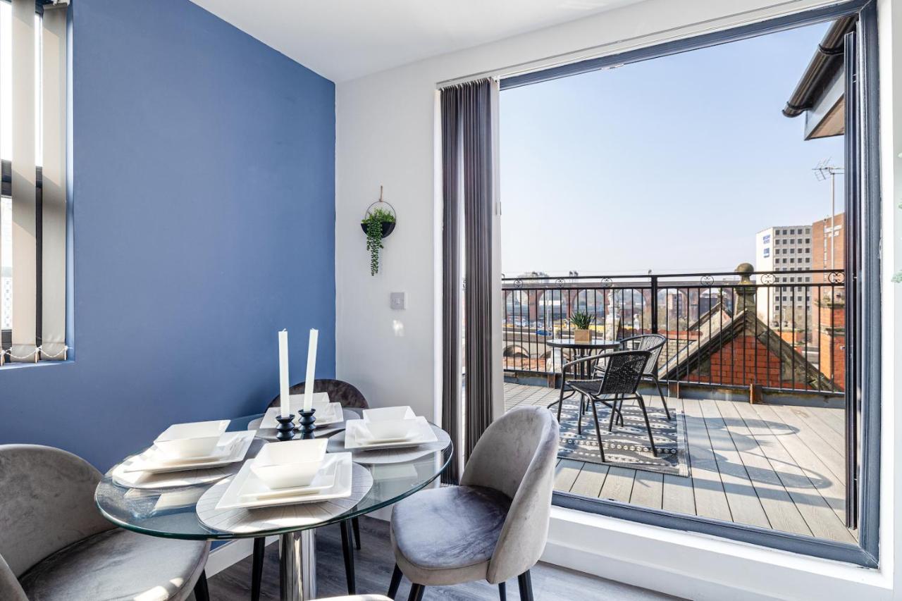Top Floor Apartment With Private Balcony In Stockport Centre By Hass Haus Экстерьер фото