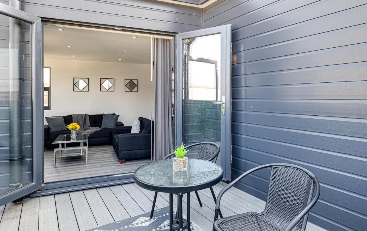 Top Floor Apartment With Private Balcony In Stockport Centre By Hass Haus Экстерьер фото